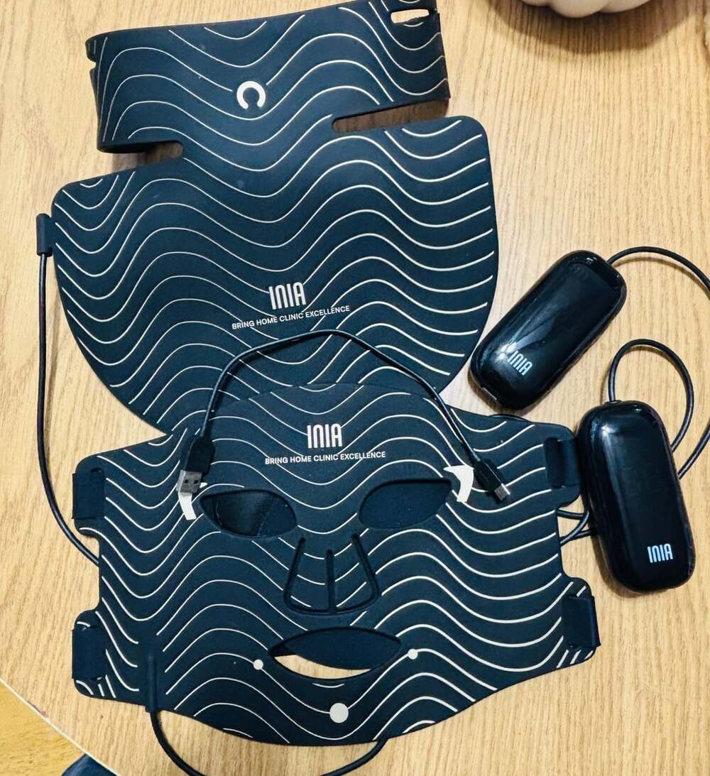 INIA GLOW 4D Face & Neck Pro Kit LED Light Therapy Mask Set